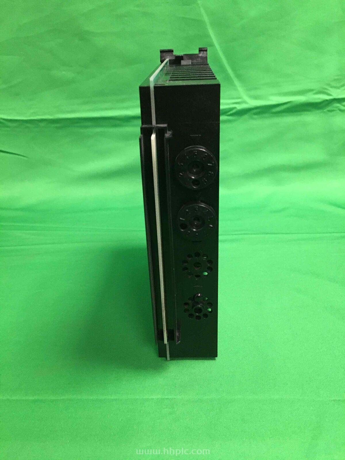 TSXDST2472 Schneider  施耐德电气  TSX系列 24 点 I/O 模块 全新原装未拆封 进口现货 折扣价 稳定货源 免运费