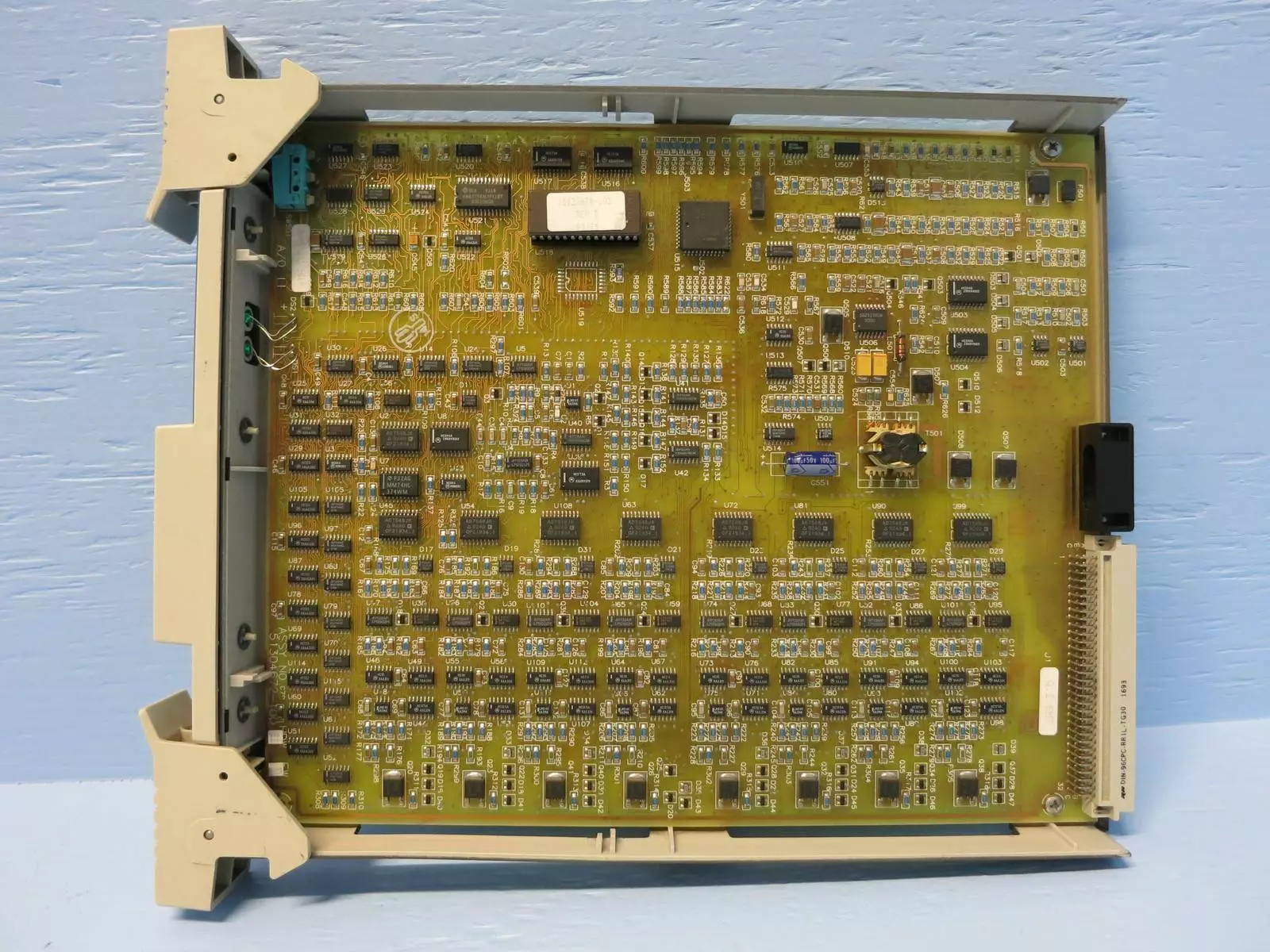 HONEYWELL 霍尼韦尔 51304672-100 模拟输出模块