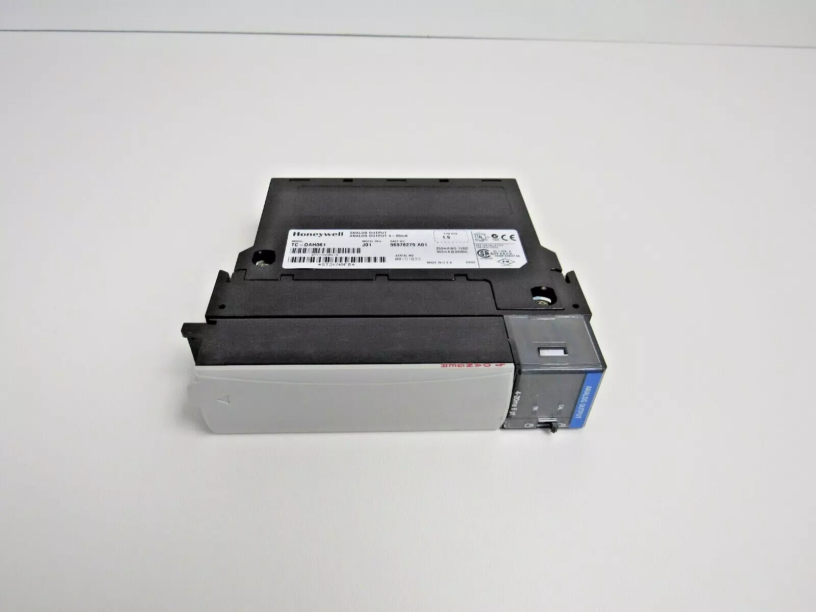 HONEYWELL 霍尼韦尔 TC-OAH061 模拟输出模块