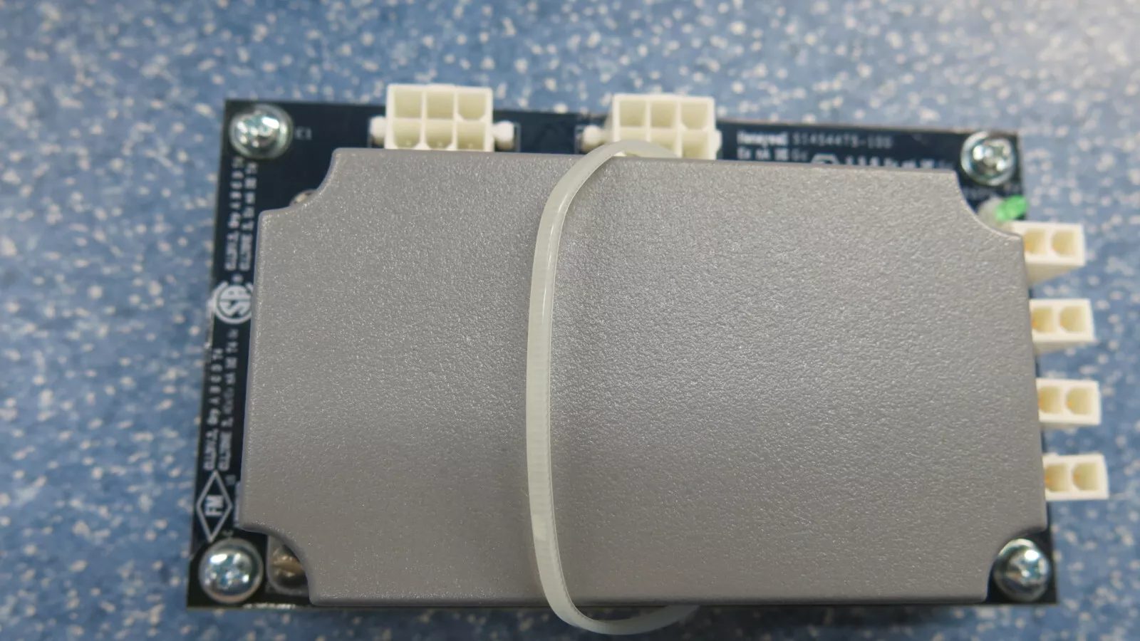HONEYWELL 霍尼韦尔 CC-SCMB02 控制器模块
